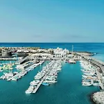 View Luxury Apartment: Beachfront Golf Retreat Apartment Caleta De Fuste