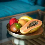 View Luxury Apartment: Beachfront Golf Retreat Apartment